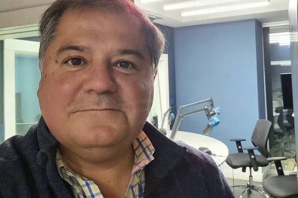 Tras 8 años en la emisora: Mauricio Bustamante fue desvinculado de Radio Cooperativa 