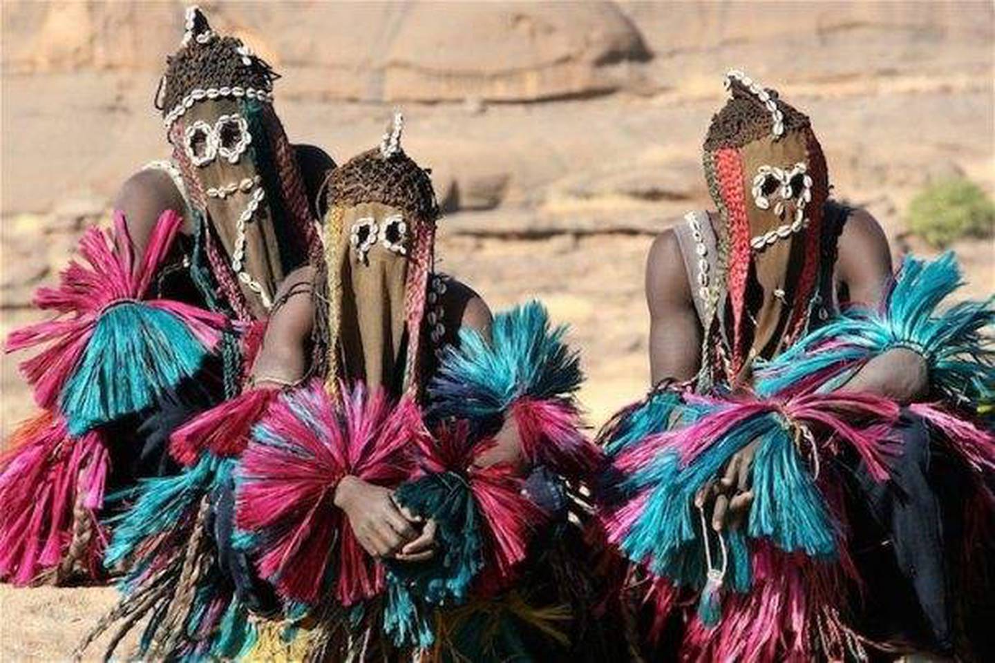 Ритуальные танцы племен. Племя догонов и Сириус. Народ догоны Африка. Племя догонов в Африке. Племя догонов в Африке и Сириус.