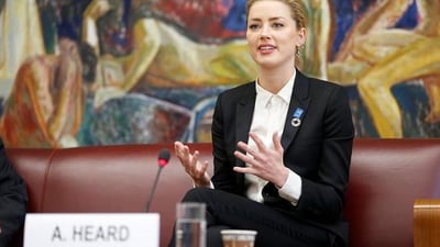 Amber Heard disfruta de nuevo de la luz pública y pide no ser “crucificada”