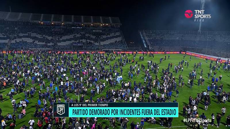 Graves incidentes provocan suspensión de partido entre Gimnasia y Boca Juniors