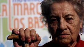 Las preocupantes cifras del mal envejecer en Chile: suicidios en adultos mayores tienen la tasa más alta del país