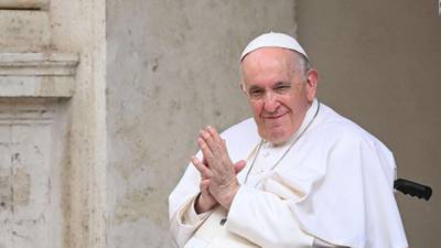 Papa Francisco aseguró que no hay que confundir la castidad con la abstinencia sexual, y que la pornografía socava al placer