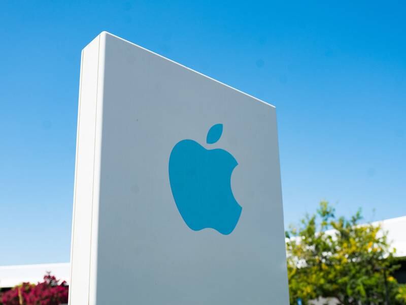 Apple denuncia a un ex empleado por contar secretos empresariales