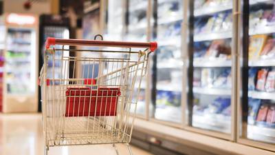 Sernac fiscalizará a supermercados y retail por exigir boleta a la salida de los locales 
