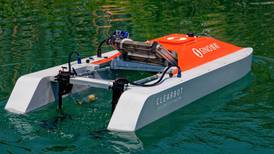 Medio ambiente: un bote con inteligencia artificial recolecta miles de kilos de plástico por día