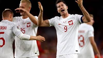 Especial cuidado por Lewandowski ante Chile: “Mejor no arriesgar a alguien que tiene en sus espaldas las esperanzas de Polonia”