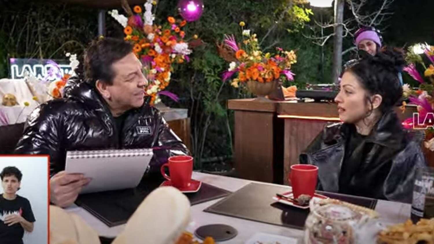 Julio César Rodríguez y Mon Laferte