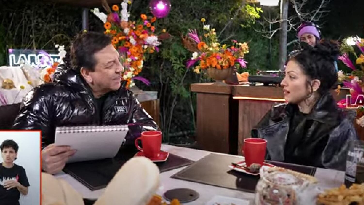 Julio César Rodríguez y Mon Laferte