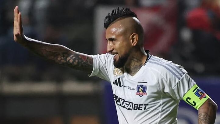 El mediocampista de Colo Colo tendría una serie de denuncias en su contra por deudas de sus negocios en Chile.