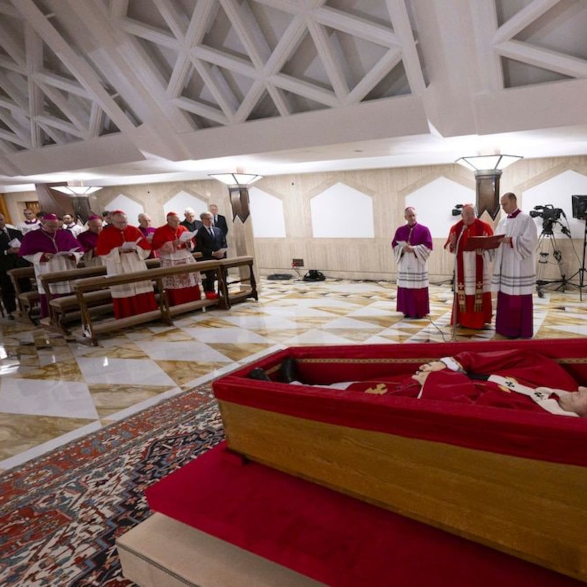 El cuerpo del papa Francisco fue embalsamado para su despedida El cuerpo del papa Francisco fue embalsamado para su despedida