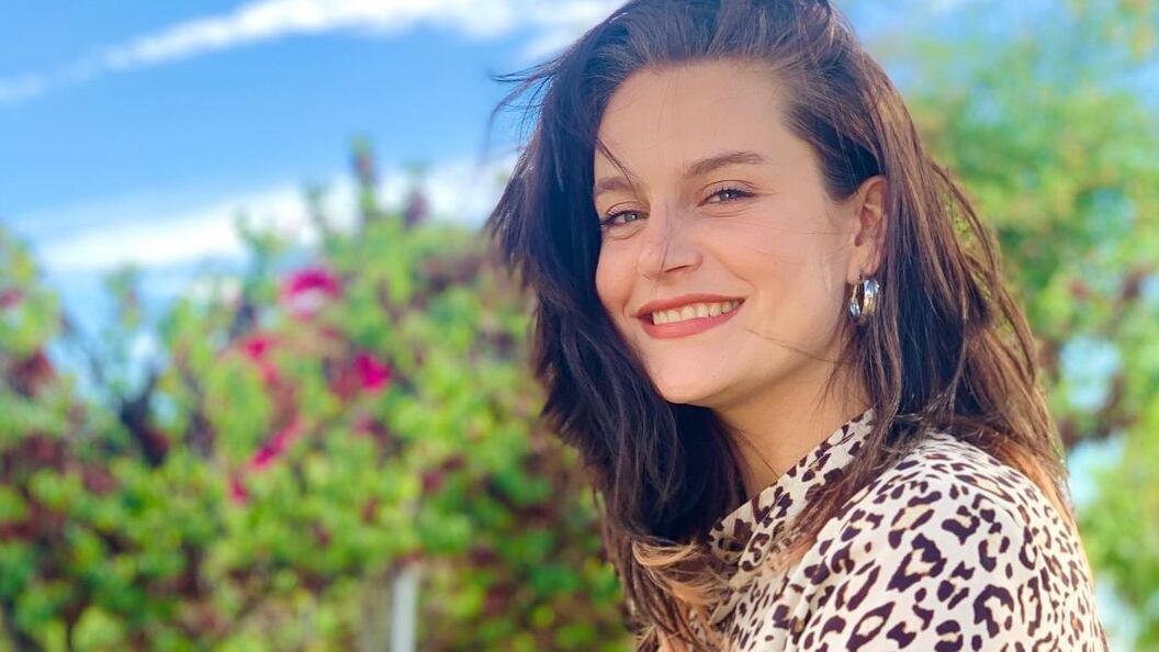 Alejandra Araya estudia lengua de señas y espera poder aplicar sus conocimientos como intérprete en obras de teatro.