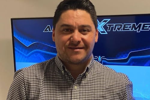 Roban vehículo a Manuel Neira en Colina: esperaba a su hijo y cuatro sujetos lo amenazaron con armas