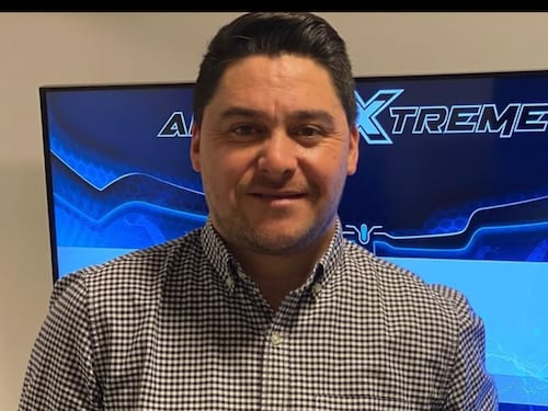 Roban vehículo a Manuel Neira en Colina: esperaba a su hijo y cuatro sujetos lo amenazaron con armas