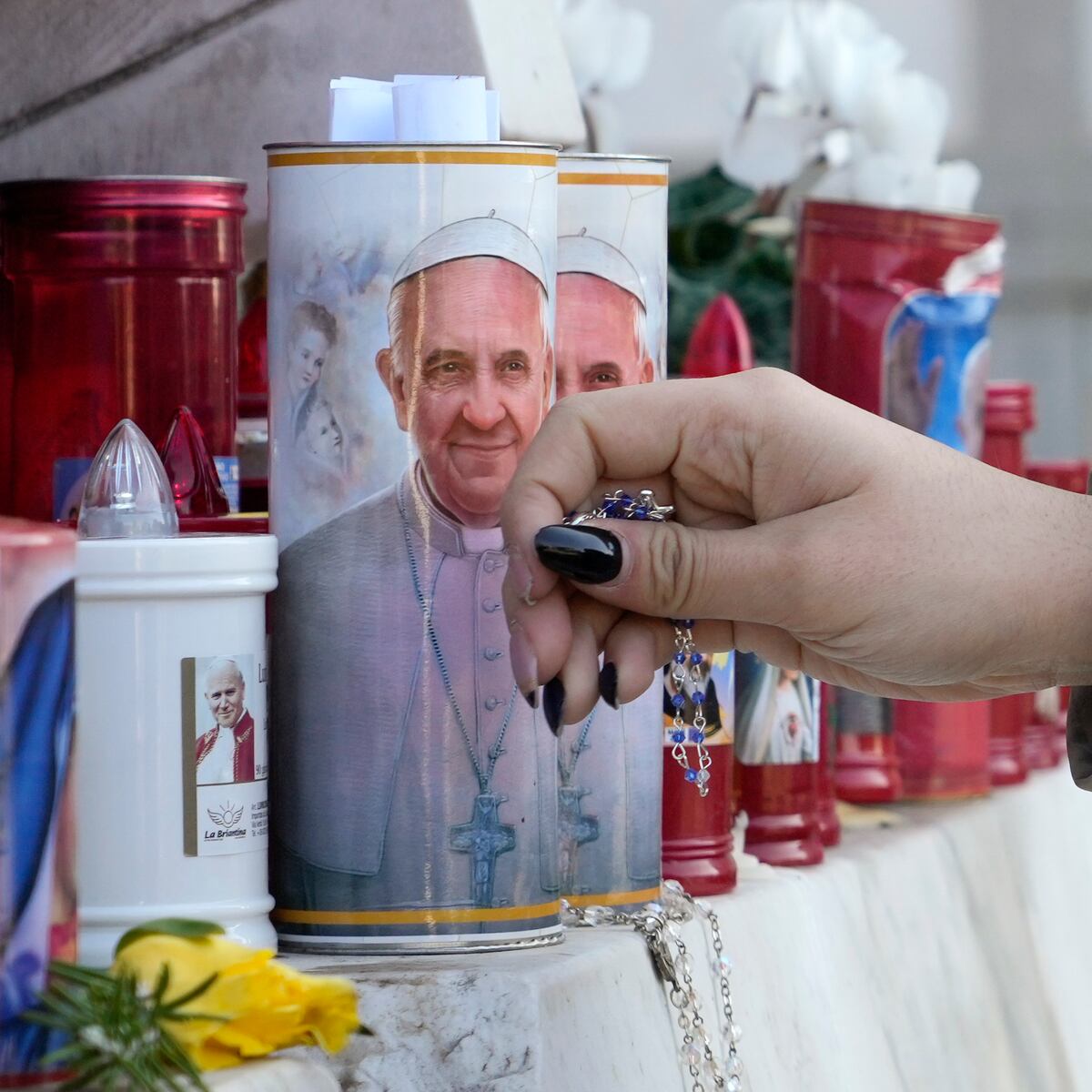 Papa Francisco sigue estable tras noche tranquila Papa Francisco sigue estable tras noche tranquila