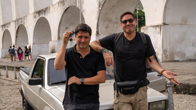 Pancho Saavedra y Jorge Zabaleta alistan el estreno de la cuarta temporada de “Socios por el mundo”: visitaron desde Albania al río Amazonas