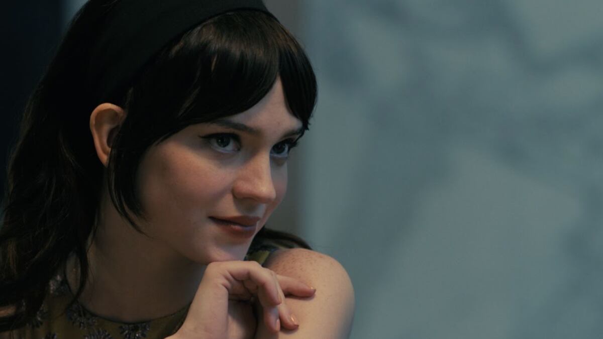 Sophie Thatcher en "Compañera Perfecta"