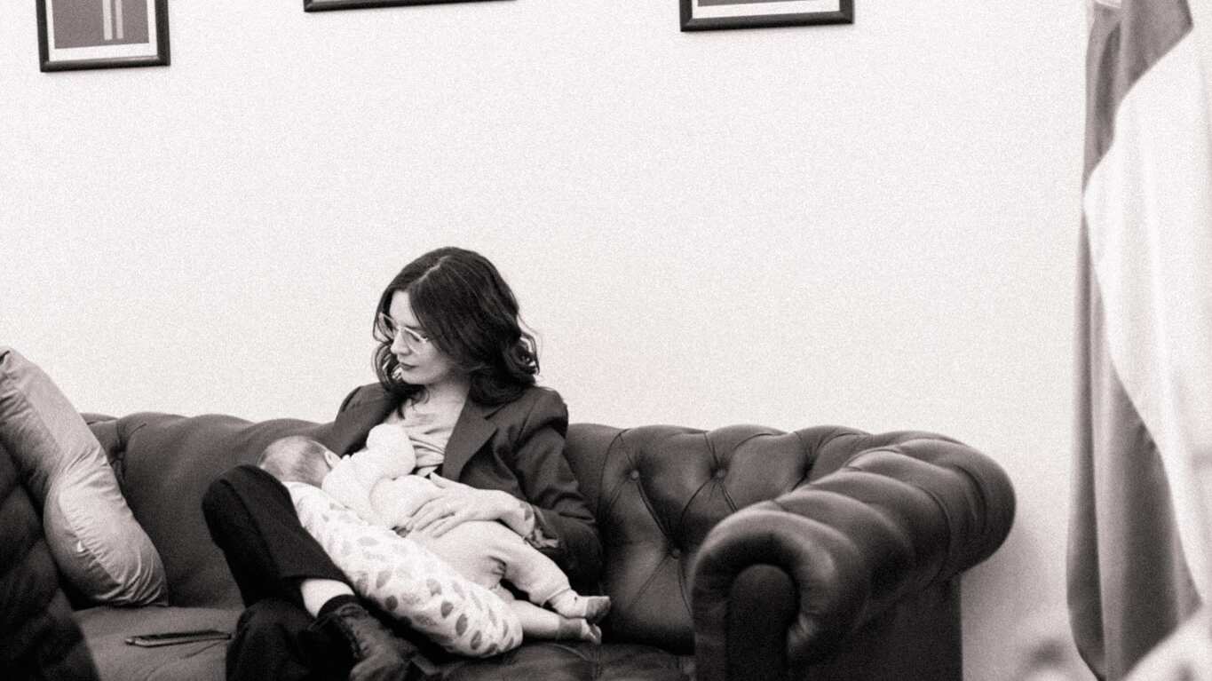 Camila Vallejo hizo publicación en la semana de la lactancia materna