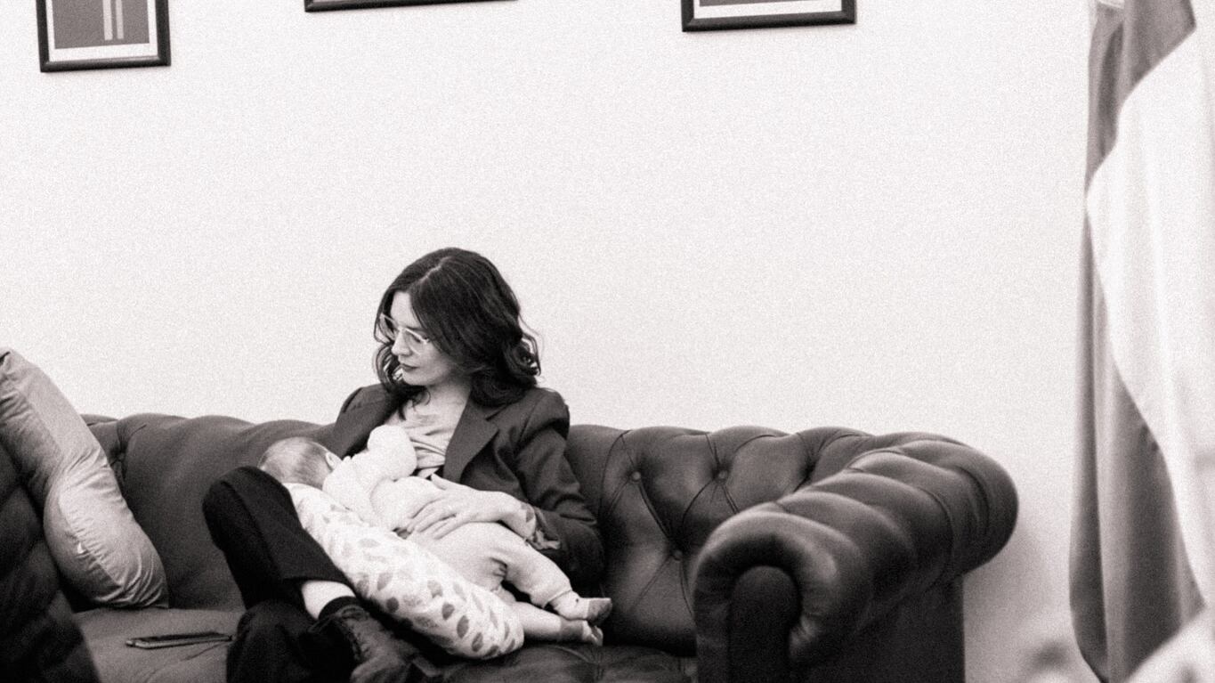 Camila Vallejo hizo publicación en la semana de la lactancia materna