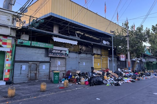 Barrio Franklin: masivo operativo terminó con la clausura de 790 locales comerciales en el conocido “galpón de los celulares”