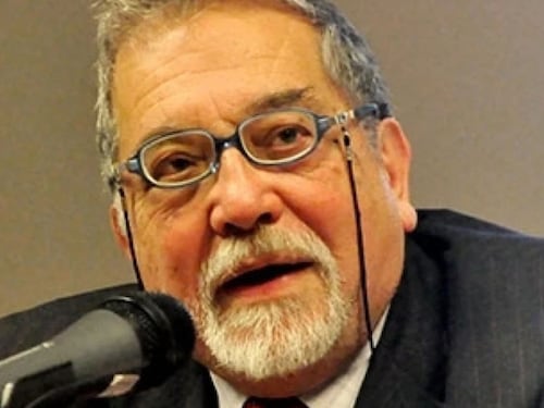 Fallece Abraham Santibáñez, histórico referente del periodismo en Chile