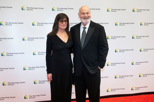 Director Rob Reiner y su esposa son encontrados muertos en su casa en Los Ángeles