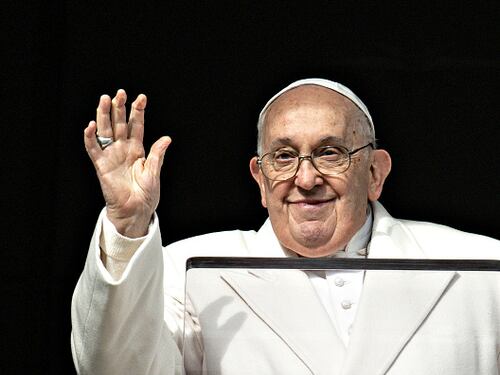 Papa Francisco se recupera en Roma: Descansa bien durante su hospitalización y se da a conocer su estado de salud actual