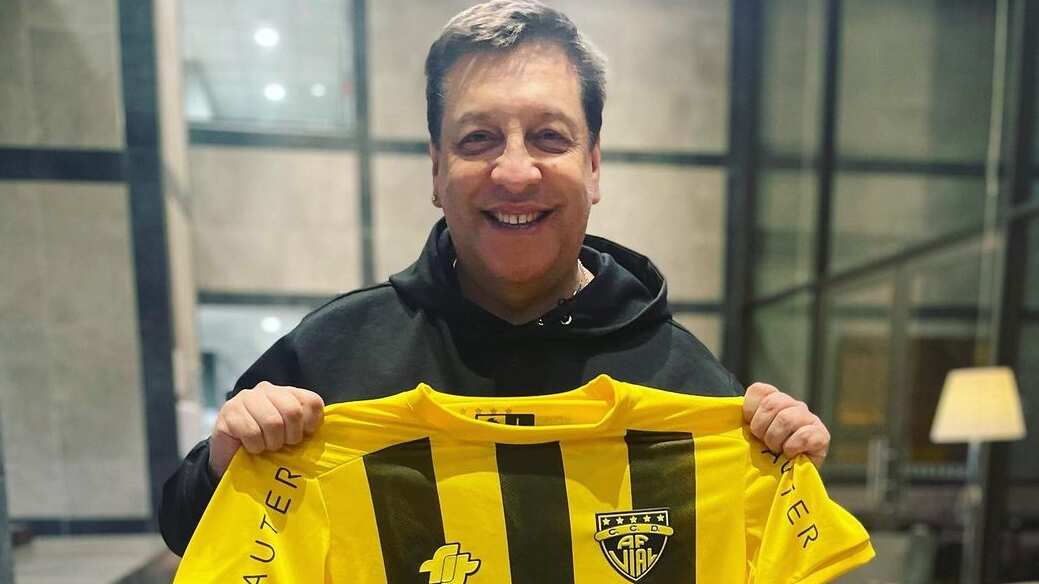 El periodista y rostro televisivo se comprometió a ayudar a Fernández Vial luego de confirmarse su descenso a Tercera División.