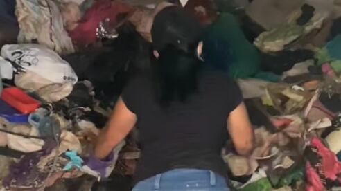 Adulto mayor con tonelada de basura