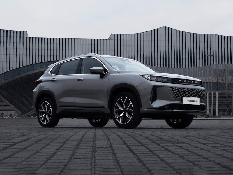 Llega a Chile el renovado Exeed LX: un SUV compacto premium con tecnología de punta