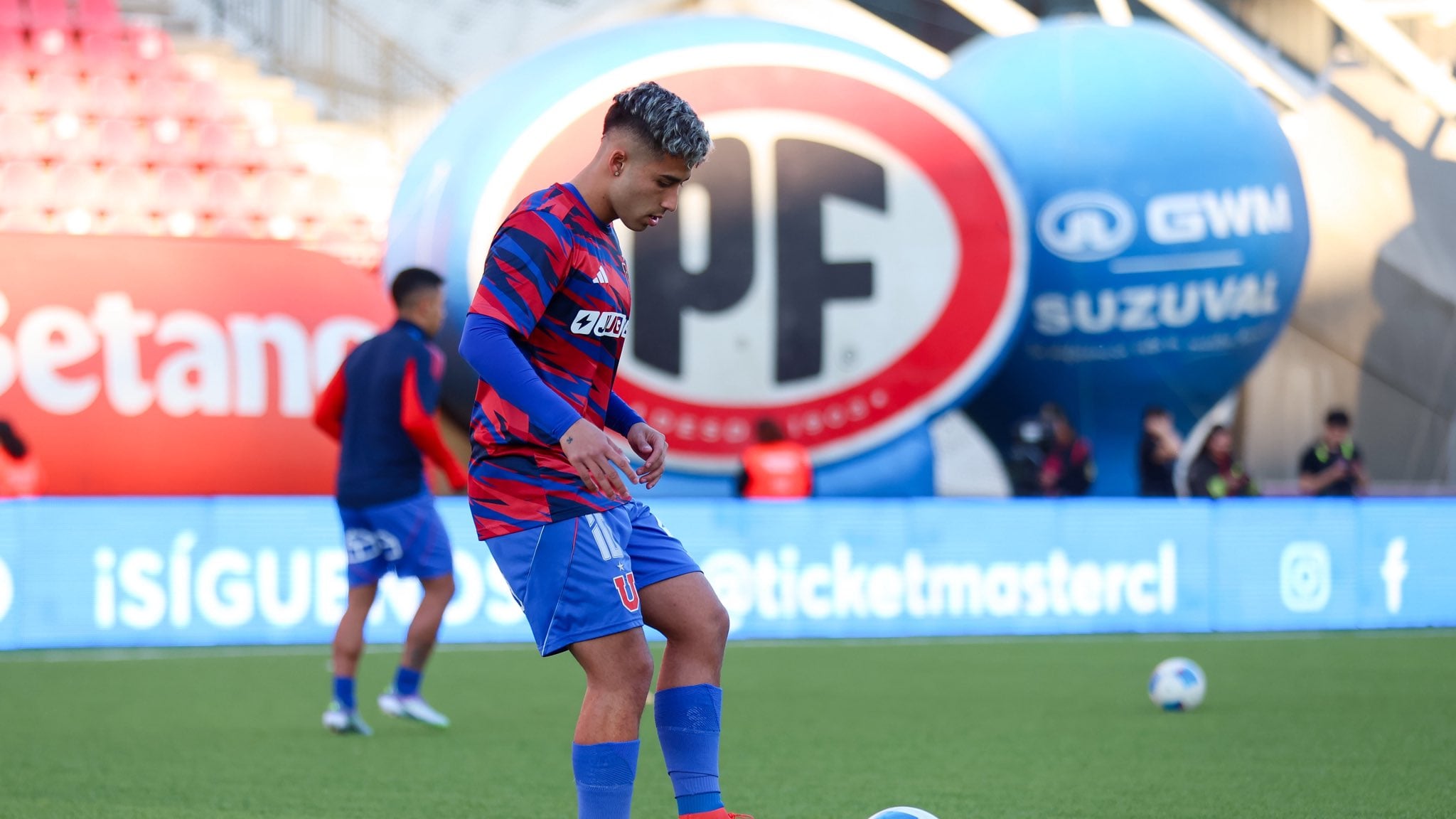 Lucas Assadi / @udechile