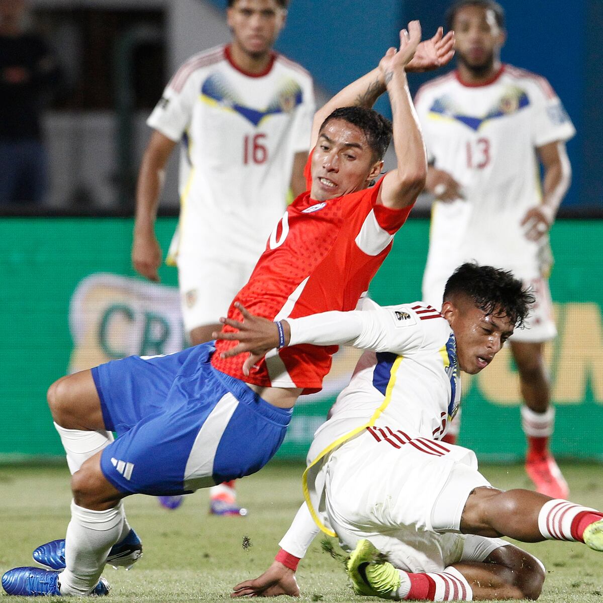 Cabral debuta con la Roja y respalda a Valdivia Cabral debuta con la Roja y respalda a Valdivia