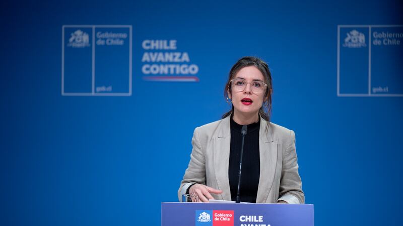 Ministra Vallejo endurece el tono por polémica “norma de amarre” y la califica de propaganda ficticia