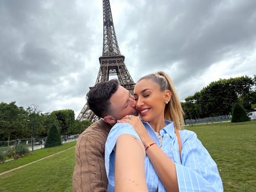 “Si ella pudo mejorar el ojo, nosotras también”: Camila Andrade dejó la grande en redes tras aparecer con su nueva pareja en París