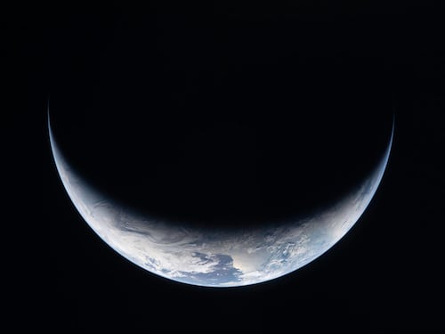 ¿Cuál es el momento más peligroso de la misión Artemis II que regresa este viernes a la Tierra?