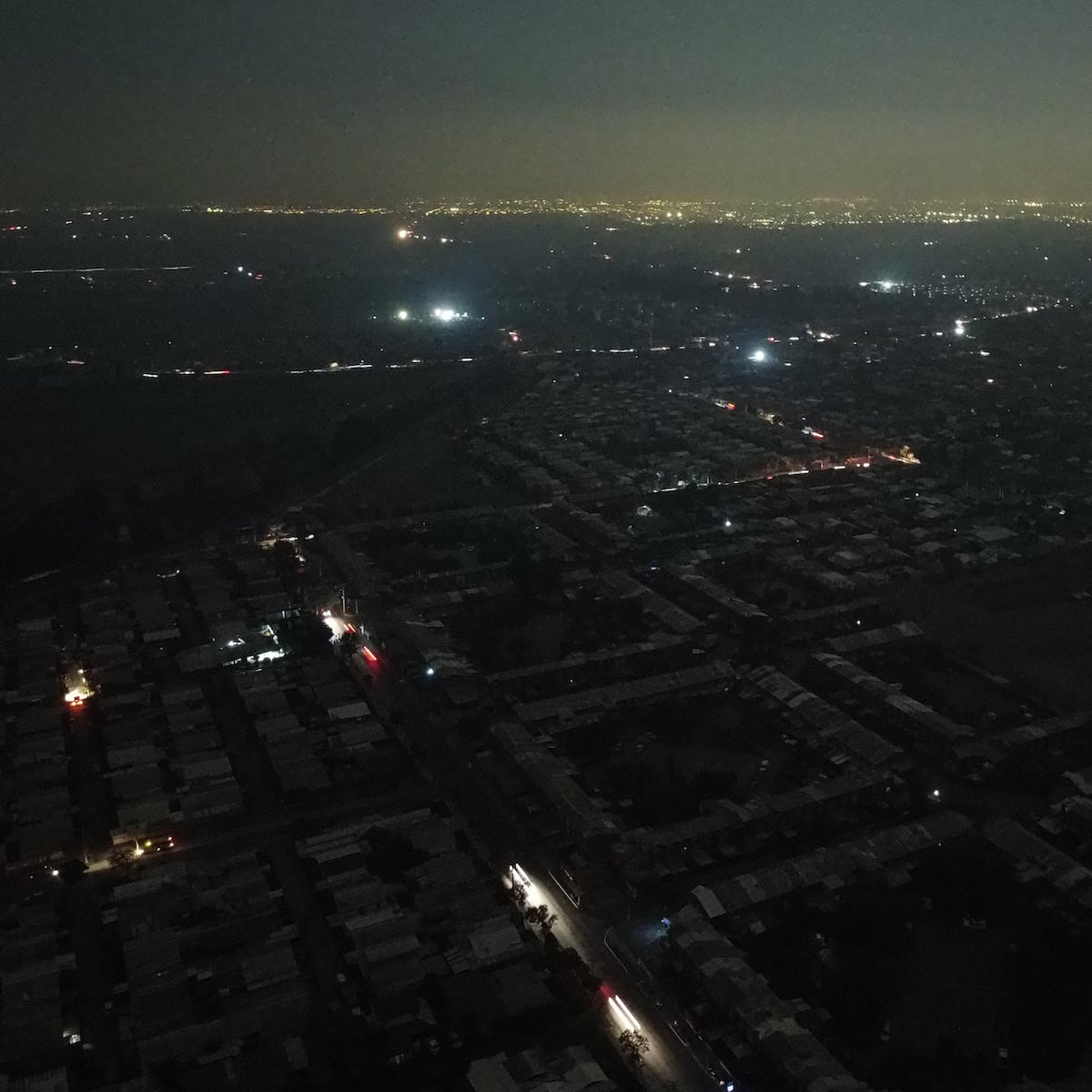 Falla en Empresa Eléctrica provoca corte de luz en tres comunas del sur de la RM Falla en Empresa Eléctrica provoca corte de luz en tres comunas del sur de la RM