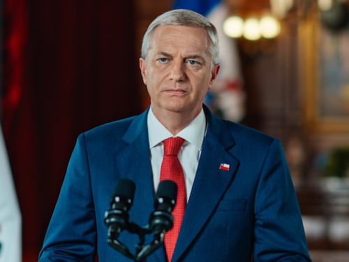 Cadem: 49% cree que medidas anunciadas por el Presidente Kast beneficiarán principalmente a los más ricos