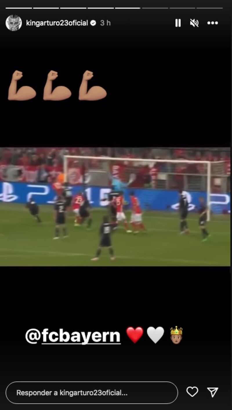 Arturo Vidal respondiéndole a Roberto Carlos