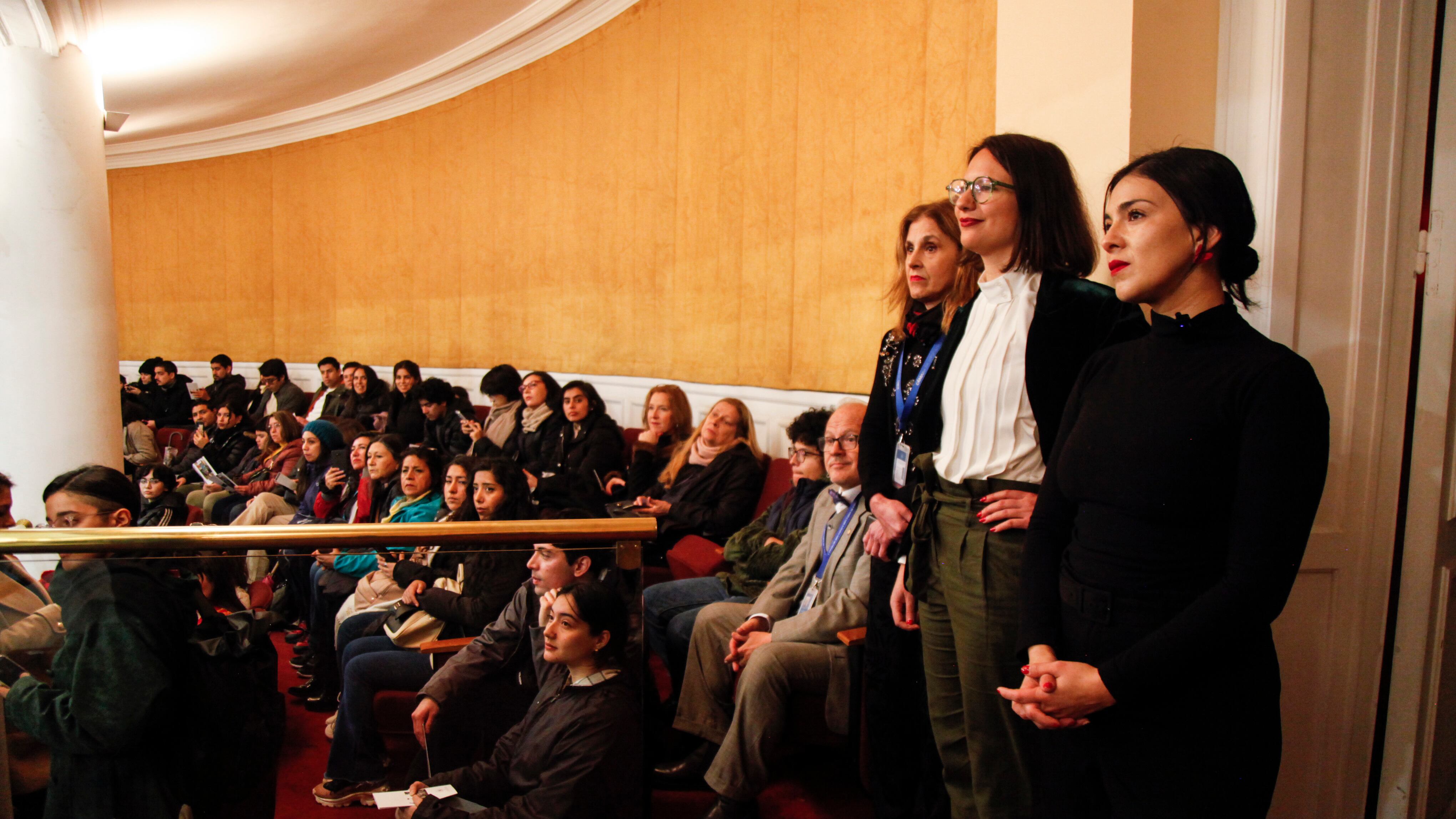 Presidenta Karol Cariola lidera recorrido por el ex Congreso Nacional | 26 de MAYO de 2024 / SANTIAGO
En el Día de los Patrimonios la presidenta de la Cámara de Diputados, Karol Cariola, junto a la alcaldesa de Santiago, Irací Hassler, lideran un recorrido por el ex Congreso Nacional.
FOTO: JESÚS MARTÍNEZ / AGENCIAUNO