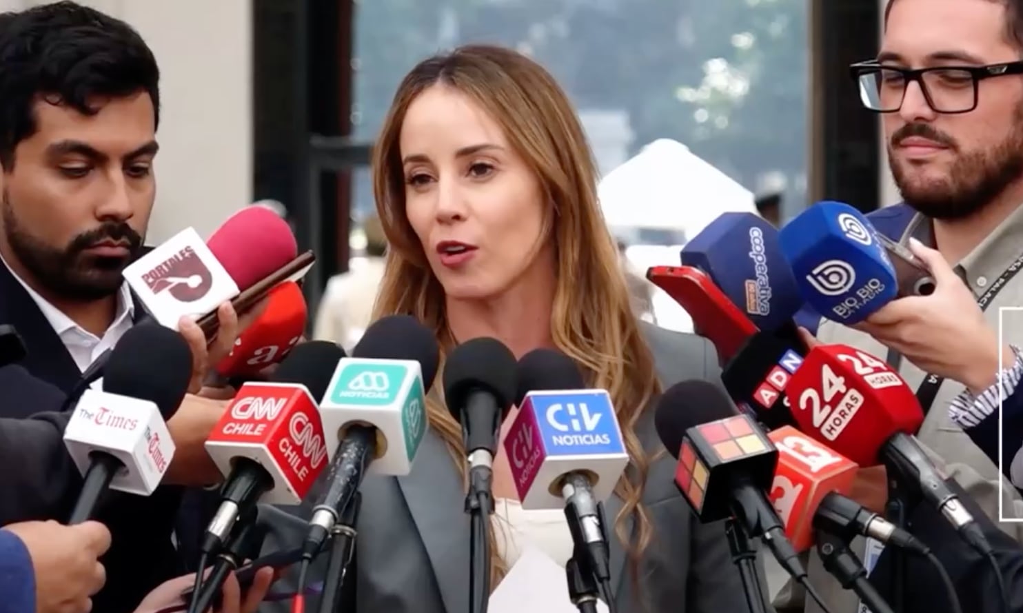 “Vamos a responder lo que se requiera”: Gobierno evita explicar en profundidad sobre el almuerzo del Presidente Kast y sus amigos en La Moneda