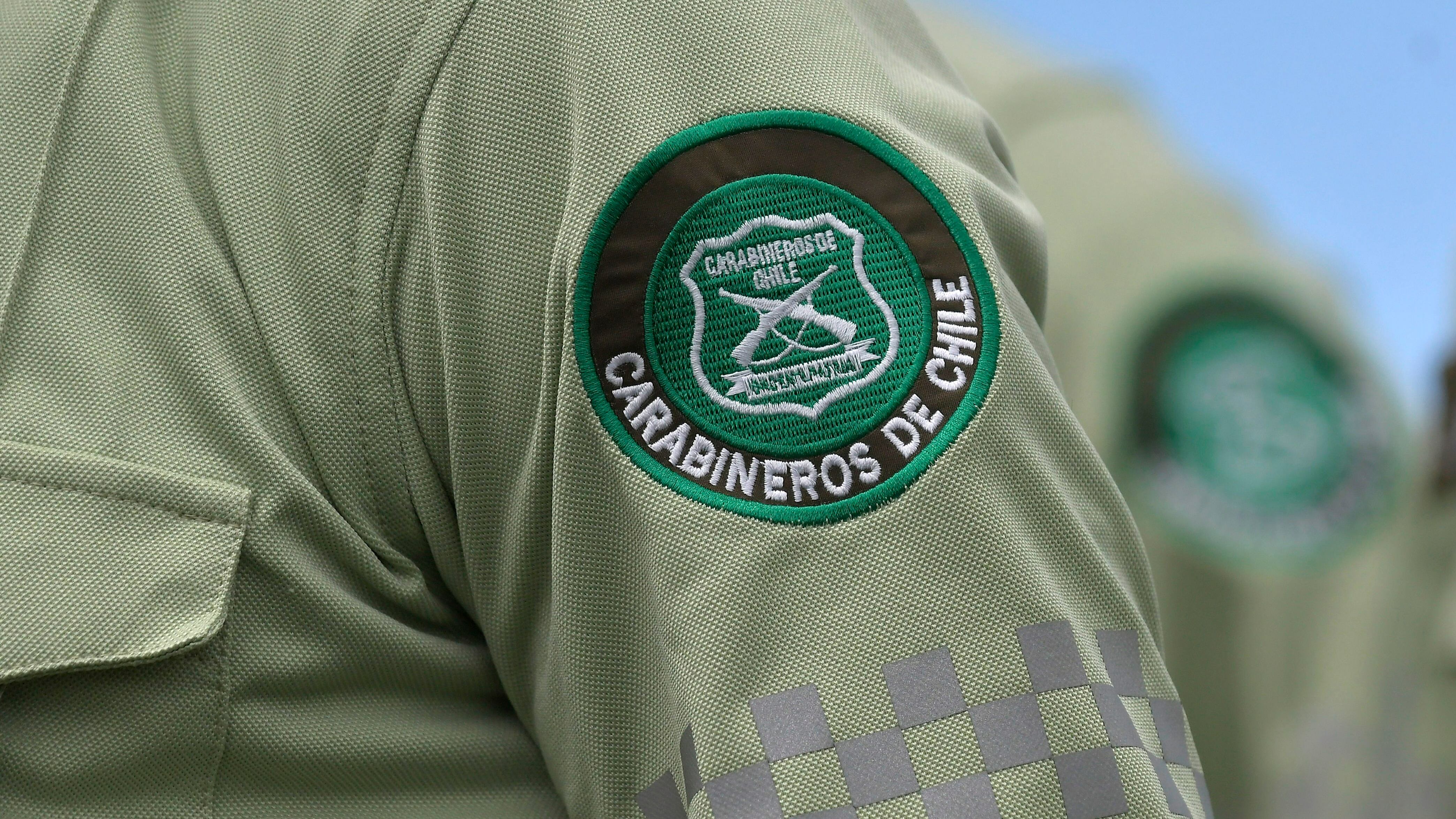 IQUIQUE: Carabineros estrena nuevo uniforme institucional | 13 de enero de 2023 / IQUIQUE
Frente a Playa Brava en Iquique la Ministra del Interior y Seguridad Pública, Carolina Tohá, junto al General Director de Carabineros, Ricardo Yáñez, presentaron el nuevo uniforme: institucional que destaca por ser más versátil y con modernos elementos de seguridad, el cual incluye una arma no letal, llamada BolaWrap
FOTO: CRISTIAN VIVERO BOORNES/AGENCIAUNO
