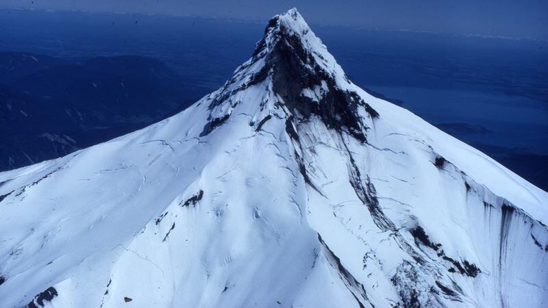 Onemi confirmó contacto radial con uno de los tres militares perdidos en el volcán Puntiagudo
