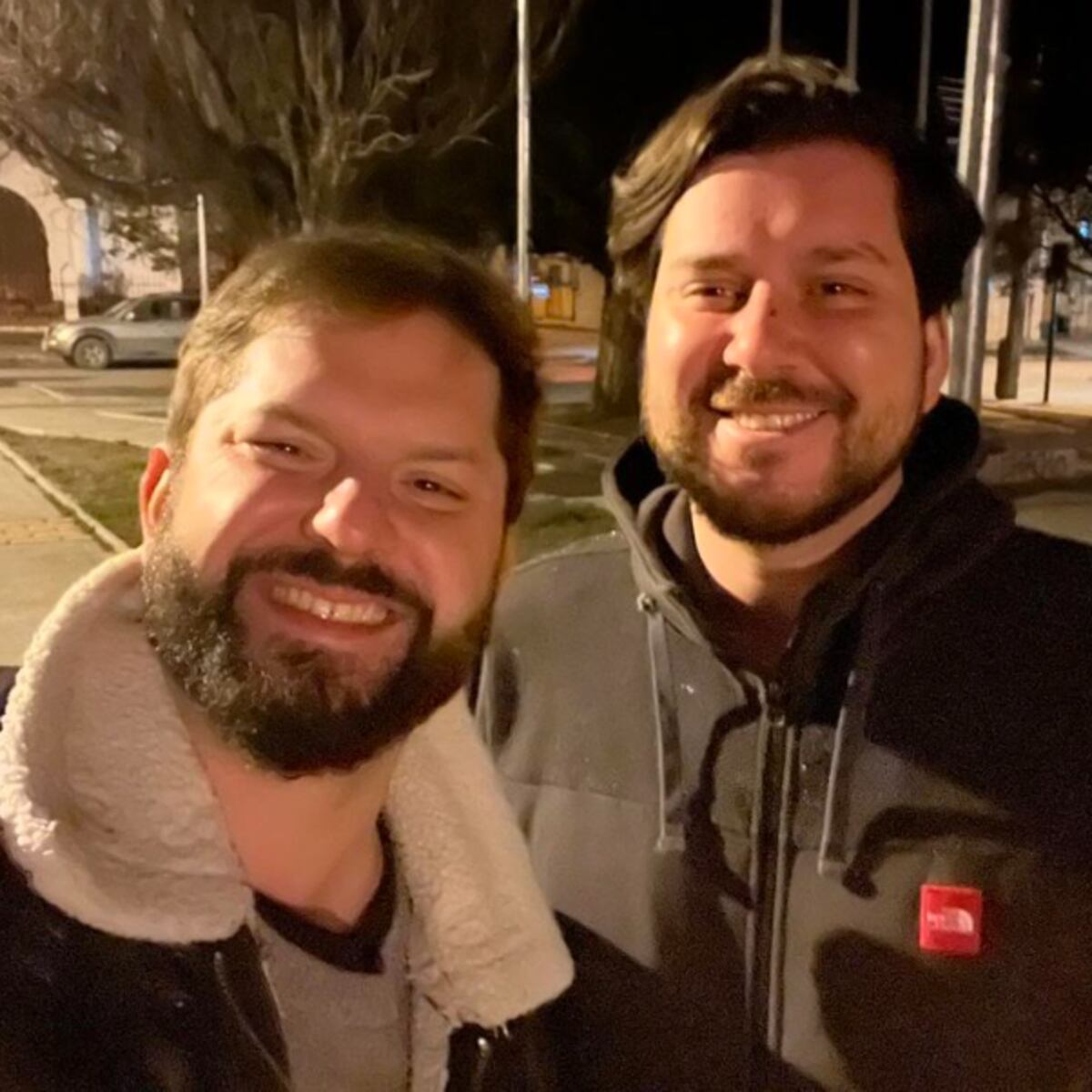 Simón Boric sorprende apoyando a Carolina Tohá en primarias presidenciales Simón Boric sorprende apoyando a Carolina Tohá en primarias presidenciales