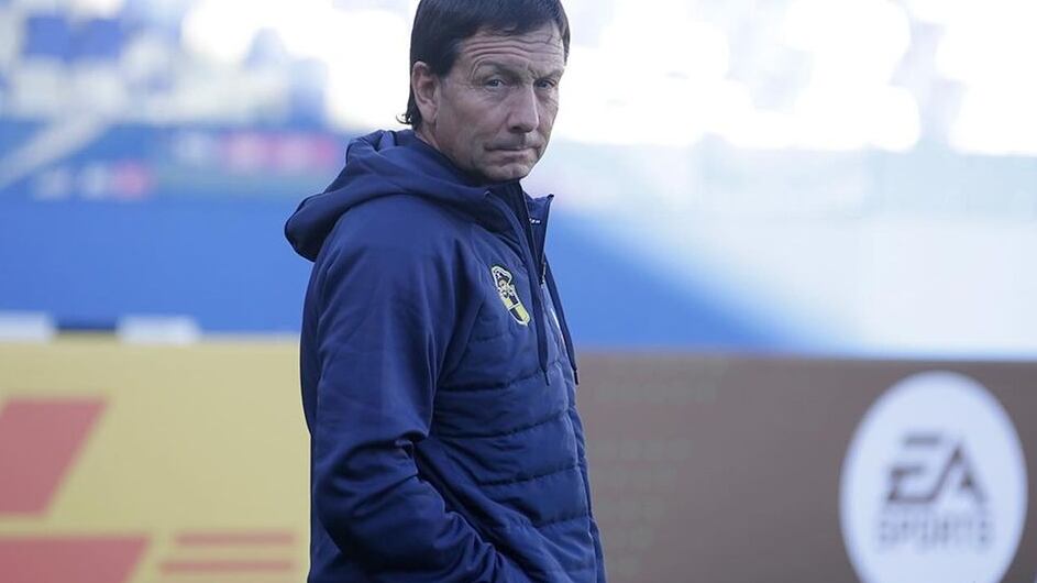El entrenador de Coquimbo fue intervenido este martes en un hospital de la zona por su neumonía.