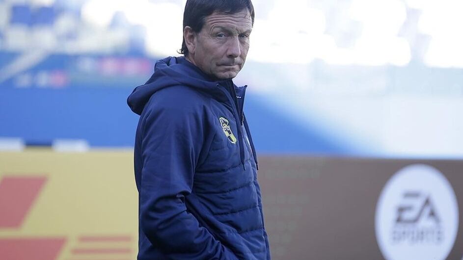 El entrenador de Coquimbo fue intervenido este martes en un hospital de la zona por su neumonía.