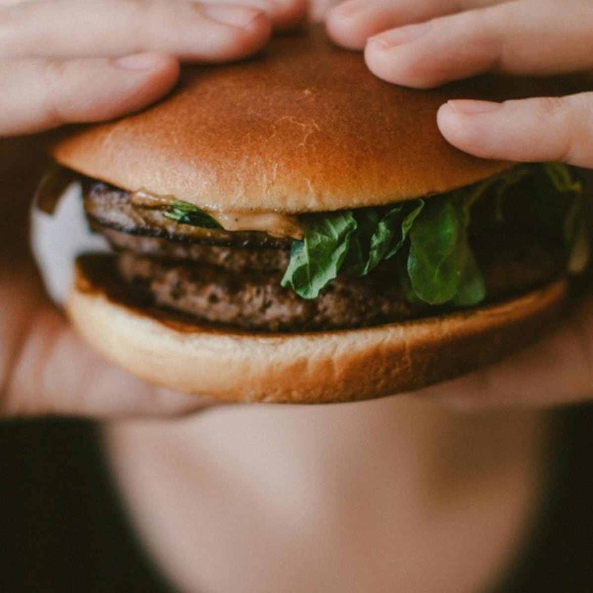 Niño de 8 años fallece tras consumir hamburguesa en Curanilahue Niño de 8 años fallece tras consumir hamburguesa en Curanilahue