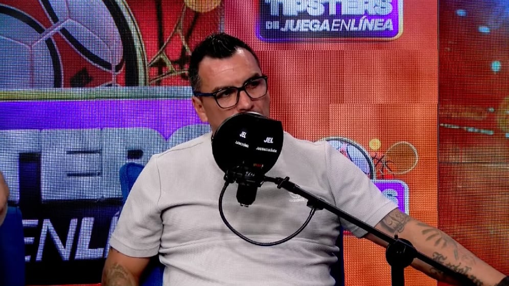 Esteban Paredes salió al paso de las críticas del Colegio de entrenadores