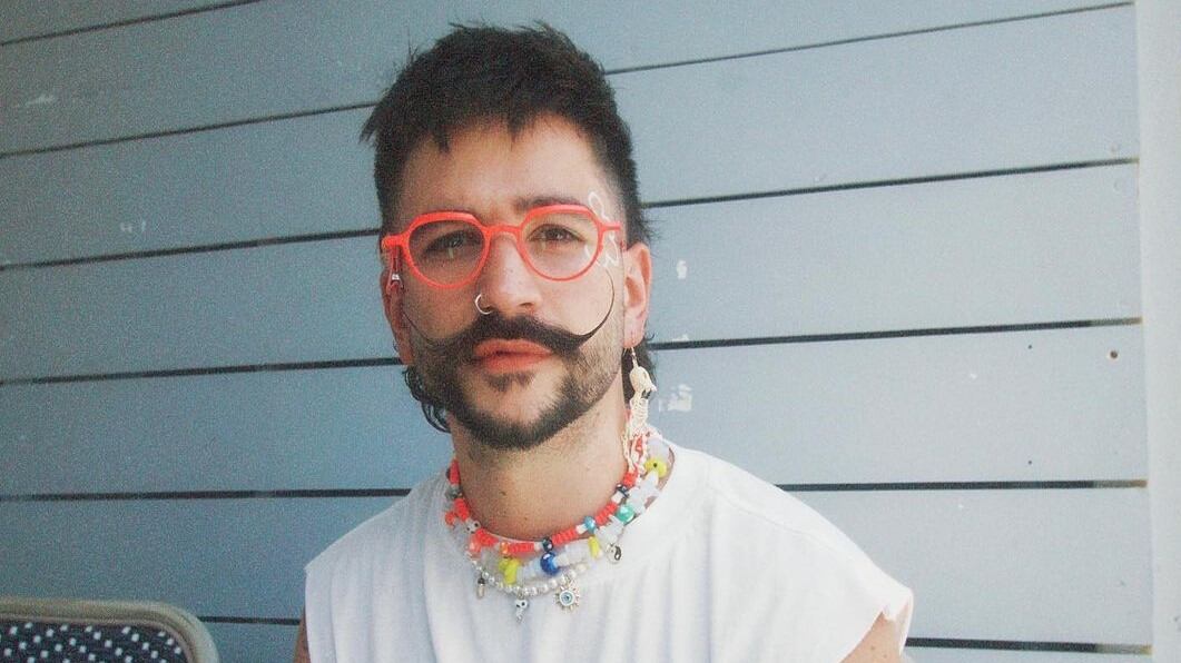 Los fanáticos de Camilo no dejaron pasar el detalle por alto por lo que la comparación con Peso Pluma se hizo presente.