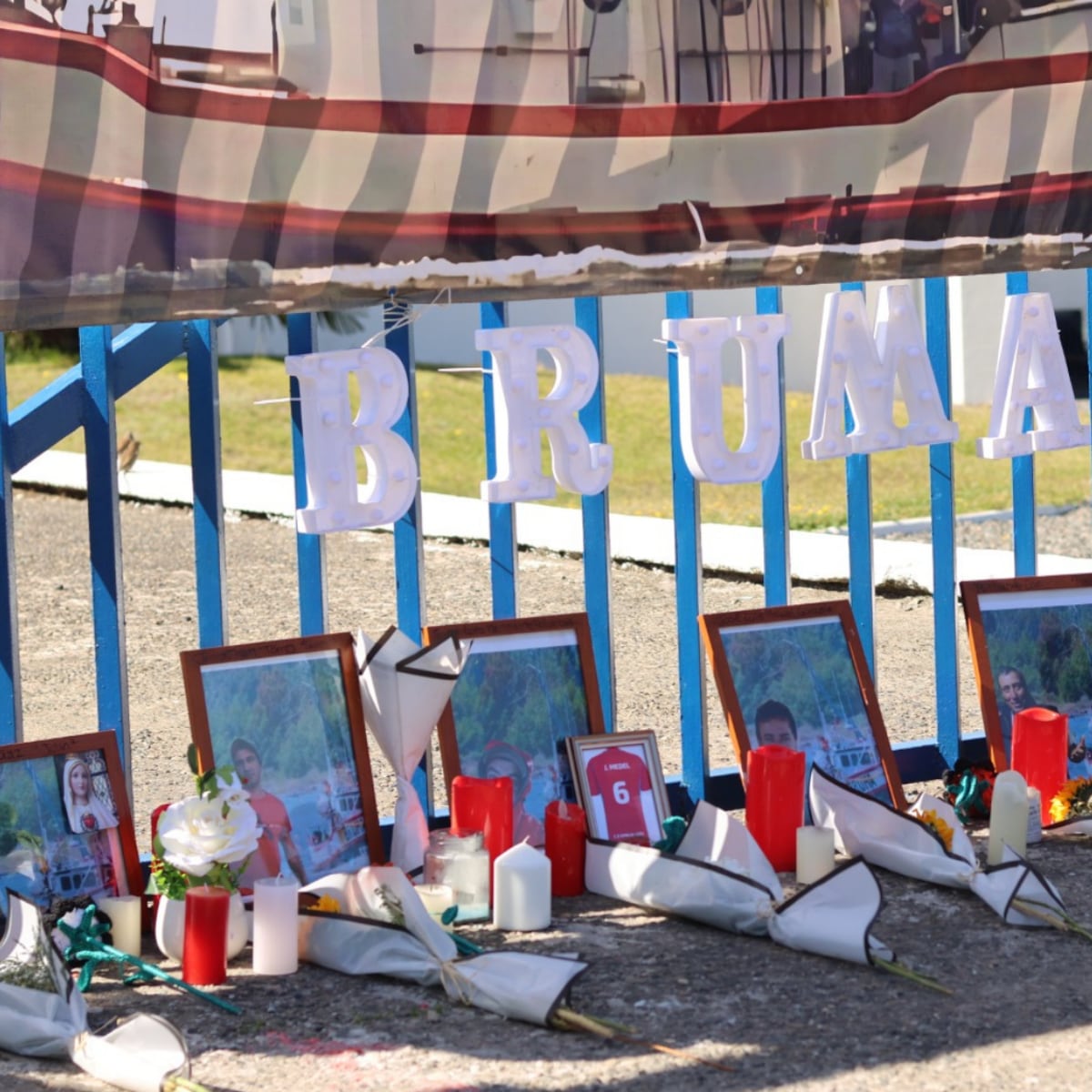 Fiscal se reúne con familias de víctimas de lancha Bruma Fiscal se reúne con familias de víctimas de lancha Bruma