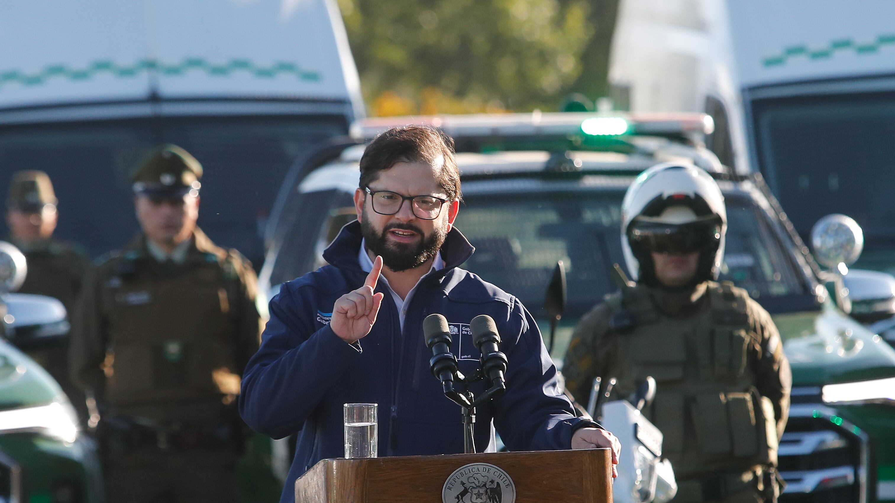 Gabriel Boric participó de la entrega de vehículos policiales. / AGENCIAUNO