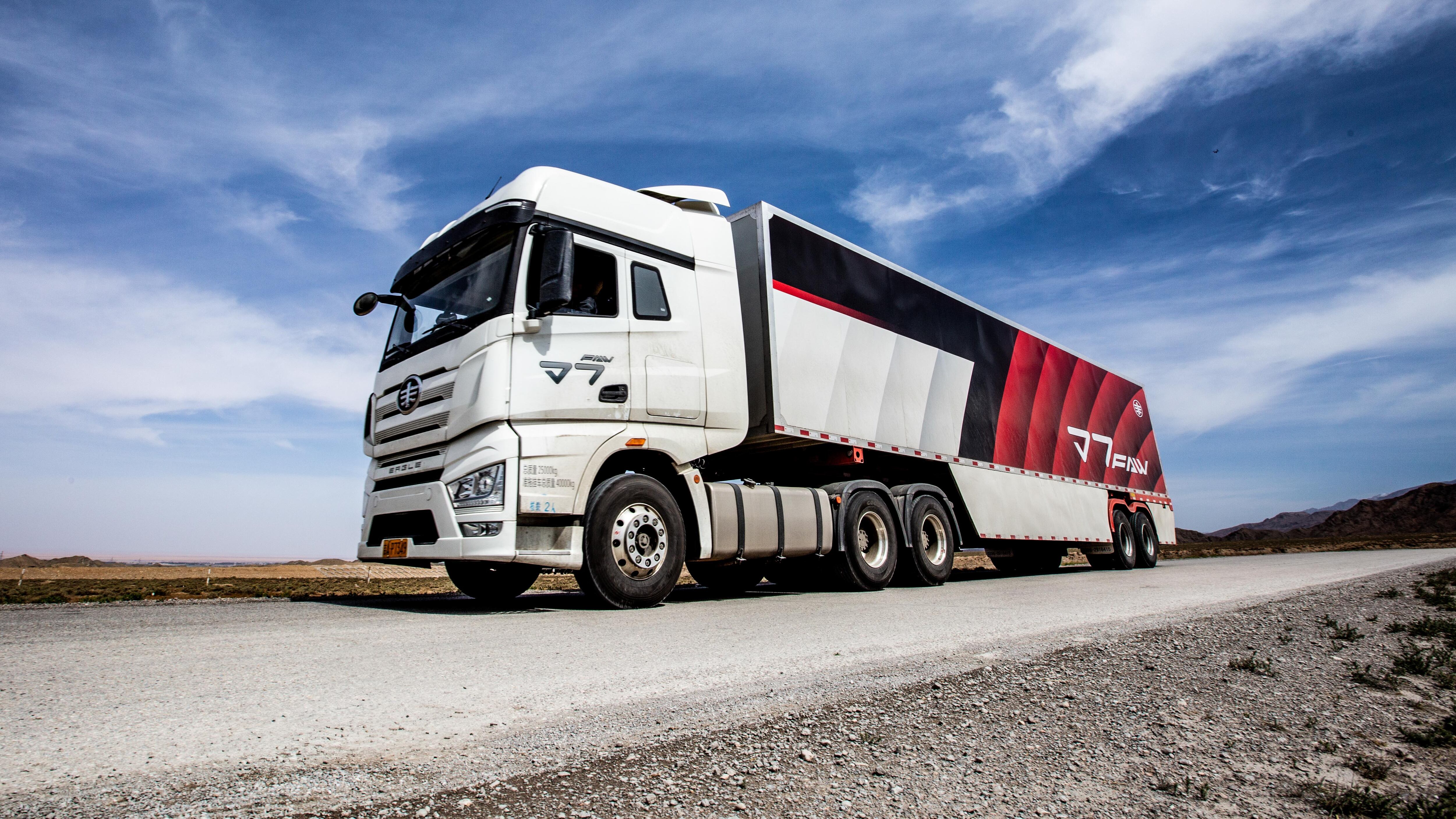 FAW lanza en Chile el camión J7 2655